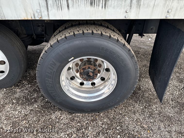 image for item EG1310 2013 Kenworth T370 box truck