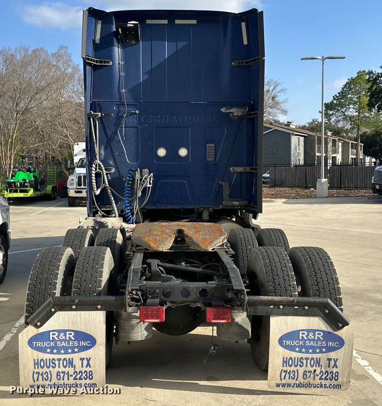 image for item EH3837 2017 International  PROSTAR  semi truck