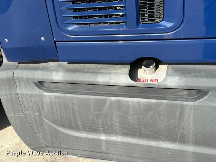 image for item EH3837 2017 International  PROSTAR  semi truck