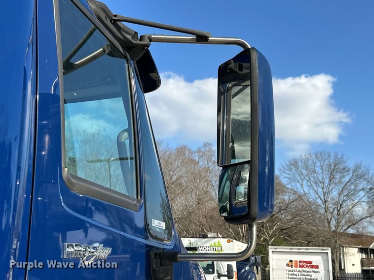 image for item EH3837 2017 International  PROSTAR  semi truck