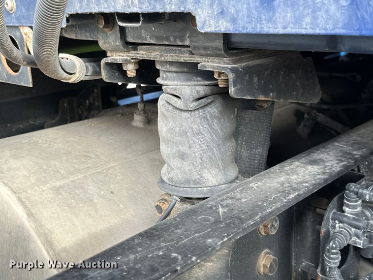 image for item EH3837 2017 International  PROSTAR  semi truck