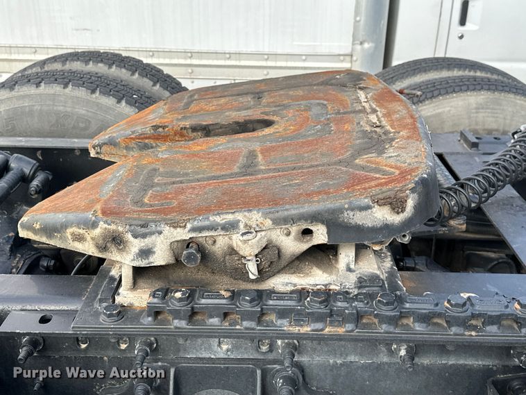 image for item EH3837 2017 International  PROSTAR  semi truck