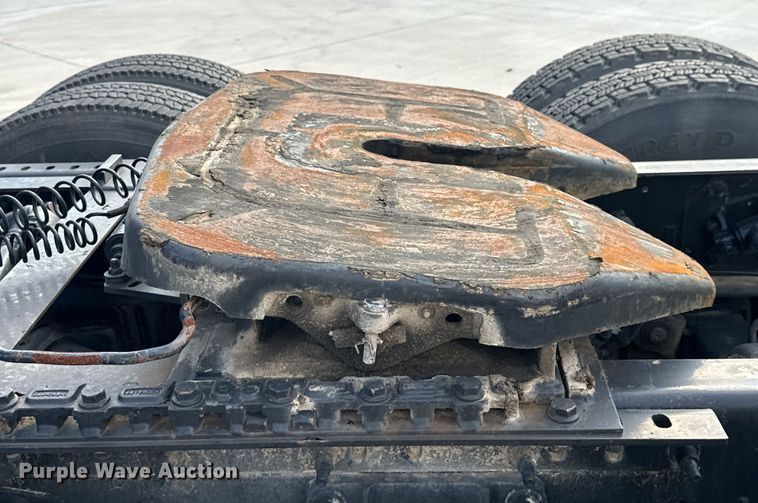 image for item EH3837 2017 International  PROSTAR  semi truck