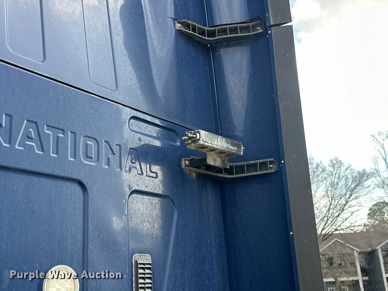 image for item EH3837 2017 International  PROSTAR  semi truck