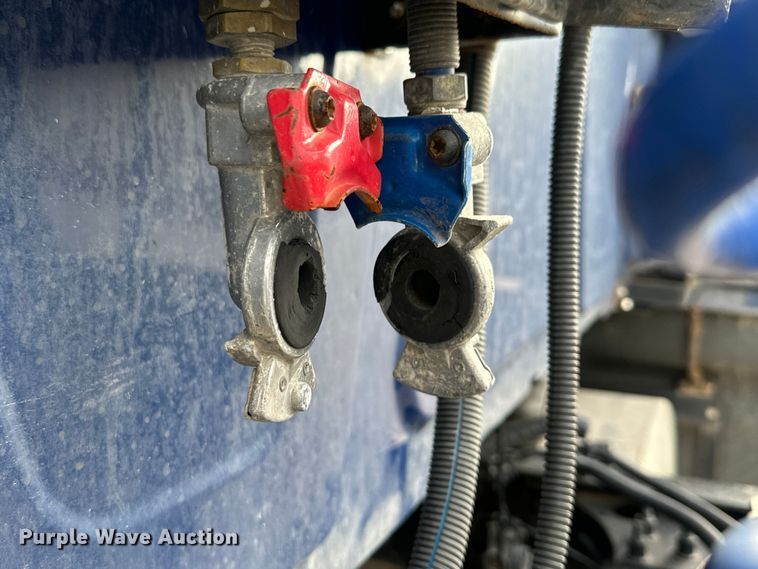 image for item EH3837 2017 International  PROSTAR  semi truck