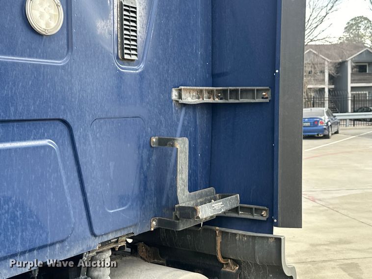 image for item EH3837 2017 International  PROSTAR  semi truck