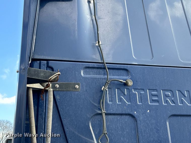 image for item EH3837 2017 International  PROSTAR  semi truck