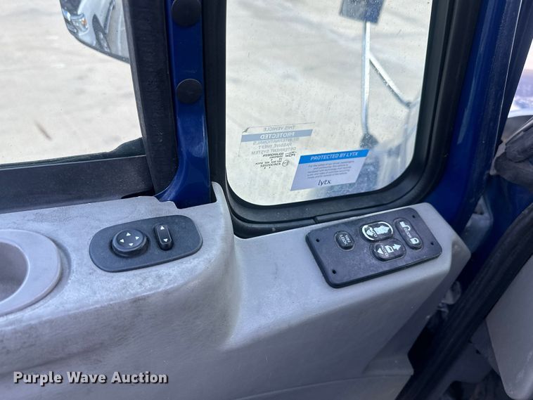 image for item EH3837 2017 International  PROSTAR  semi truck