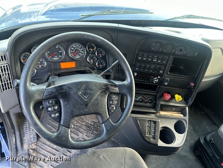 image for item EH3837 2017 International  PROSTAR  semi truck