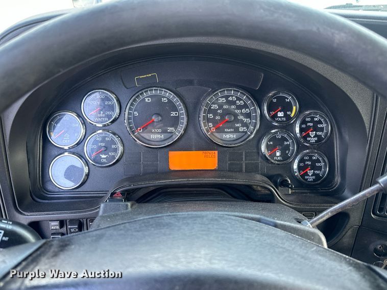 image for item EH3837 2017 International  PROSTAR  semi truck