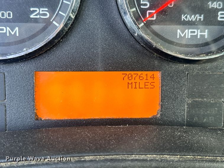 image for item EH3837 2017 International  PROSTAR  semi truck