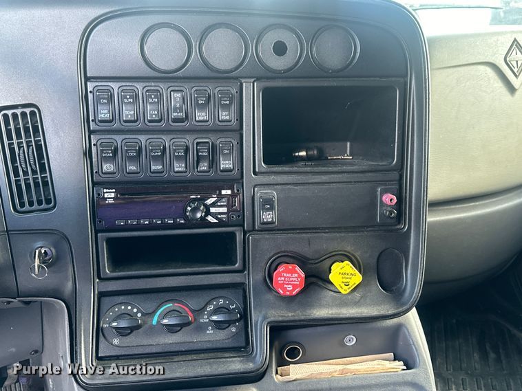 image for item EH3837 2017 International  PROSTAR  semi truck