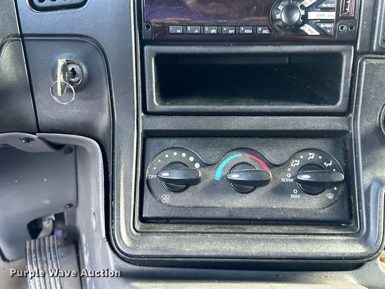 image for item EH3837 2017 International  PROSTAR  semi truck