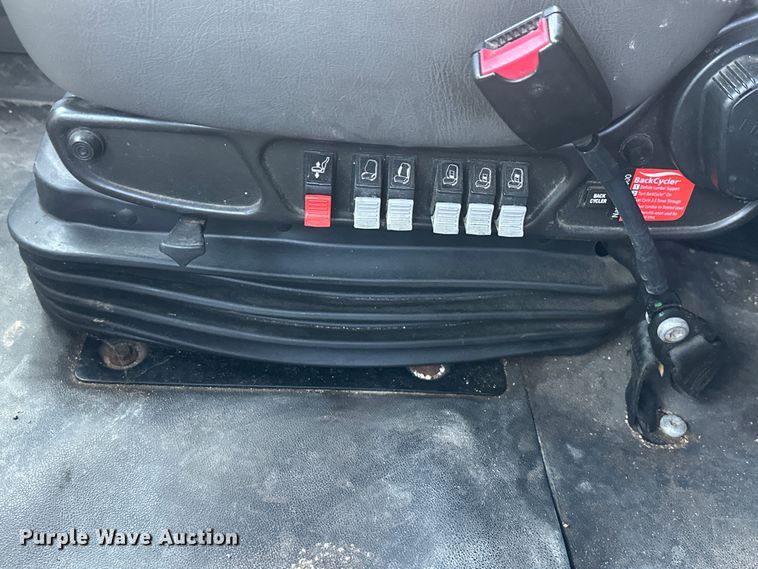 image for item EH3837 2017 International  PROSTAR  semi truck