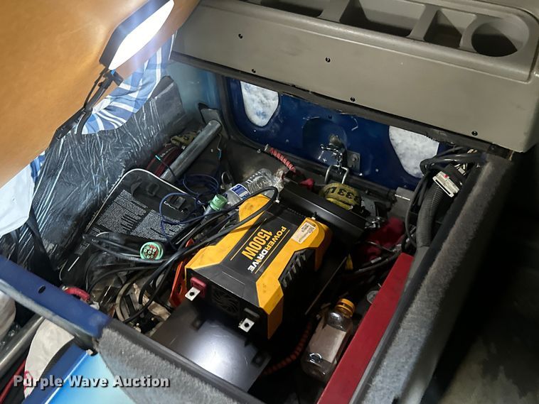 image for item EH3837 2017 International  PROSTAR  semi truck