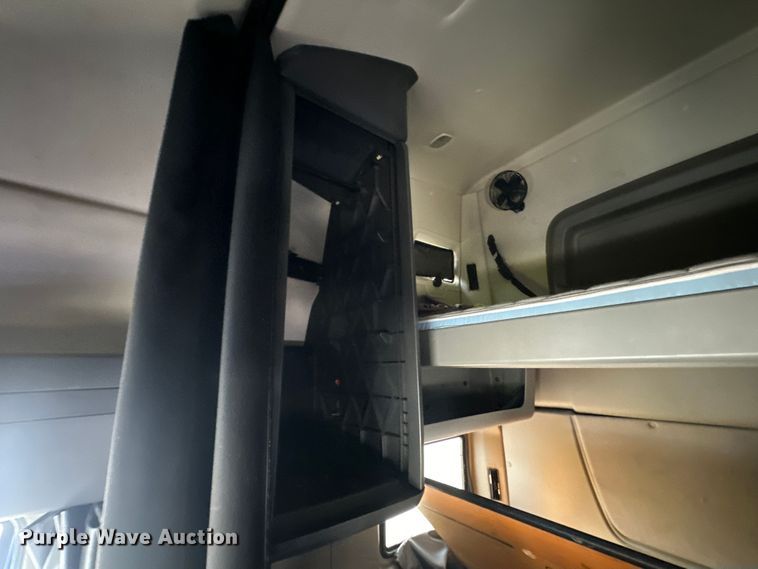 image for item EH3837 2017 International  PROSTAR  semi truck