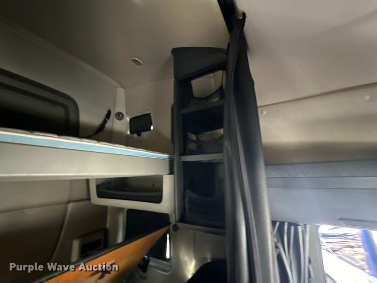 image for item EH3837 2017 International  PROSTAR  semi truck