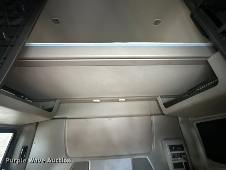 image for item EH3837 2017 International  PROSTAR  semi truck