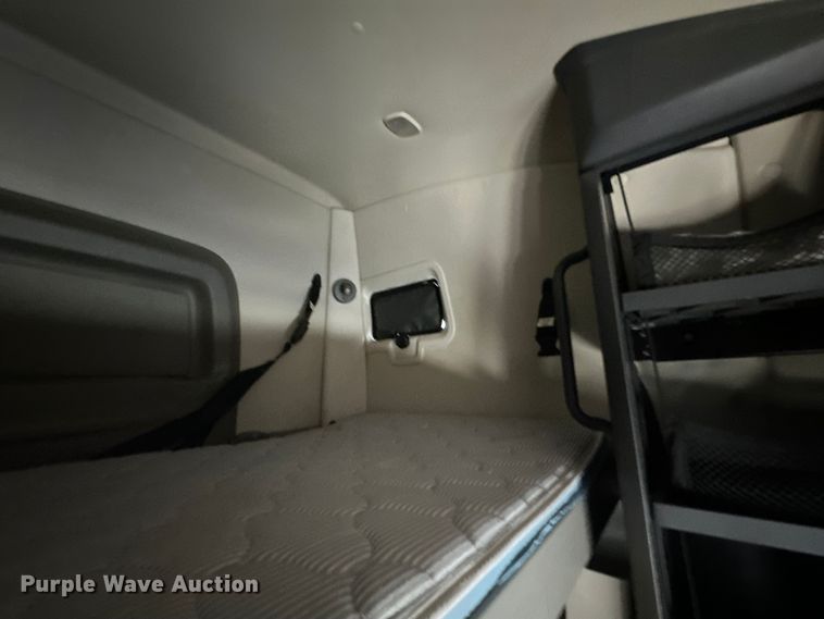 image for item EH3837 2017 International  PROSTAR  semi truck