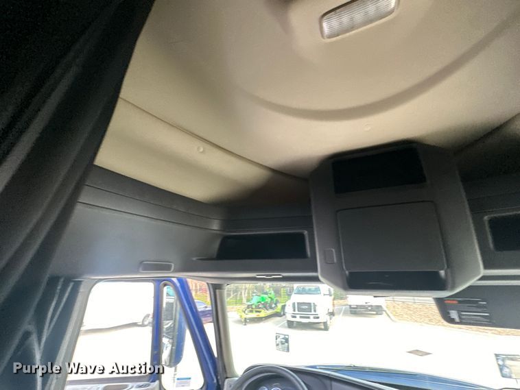 image for item EH3837 2017 International  PROSTAR  semi truck