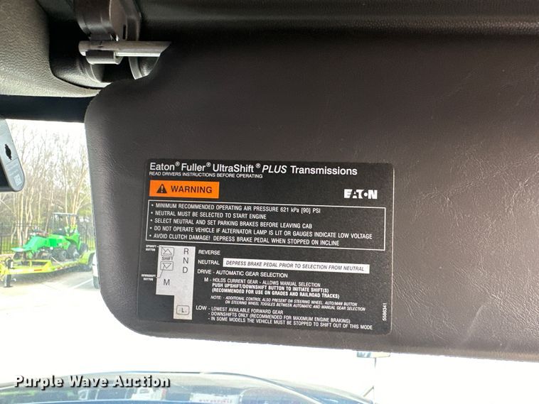 image for item EH3837 2017 International  PROSTAR  semi truck