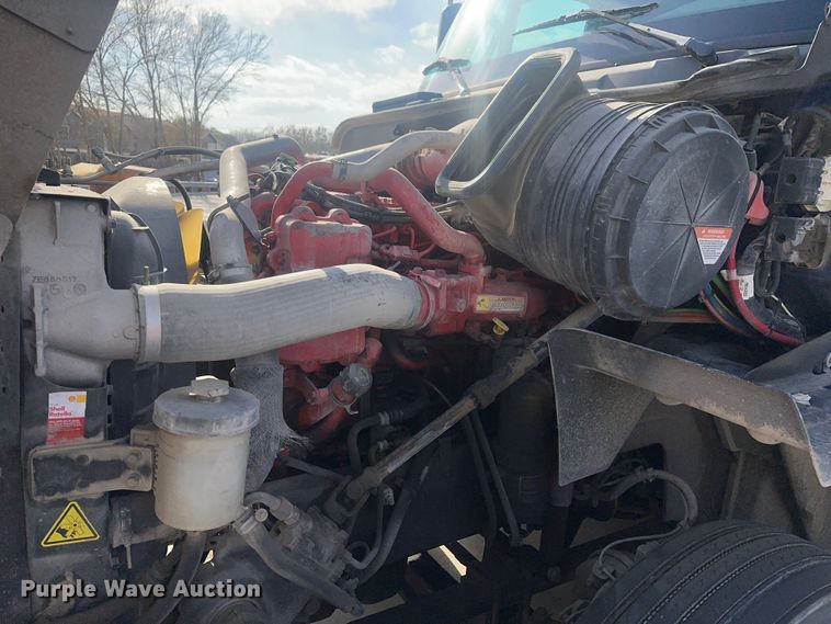 image for item EH3837 2017 International  PROSTAR  semi truck