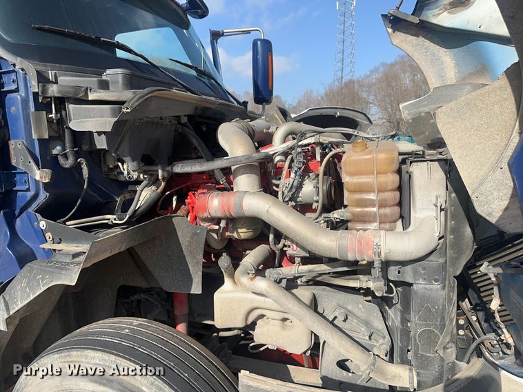 image for item EH3837 2017 International  PROSTAR  semi truck