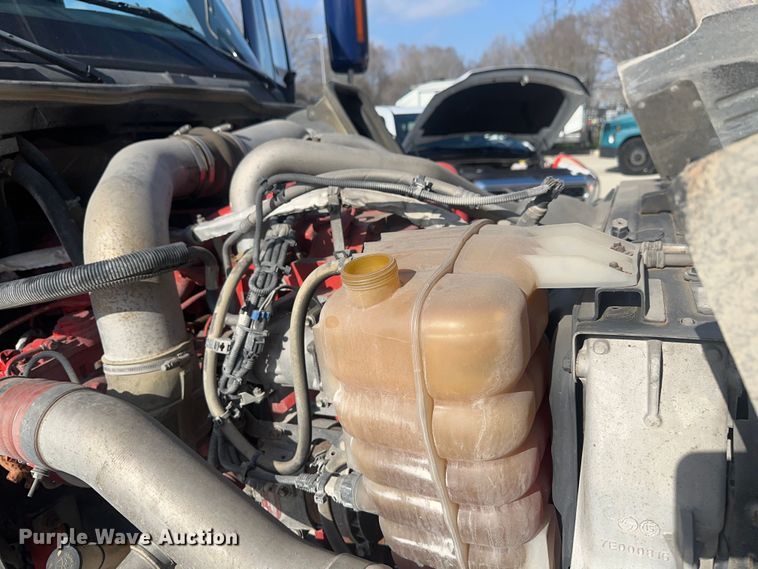 image for item EH3837 2017 International  PROSTAR  semi truck