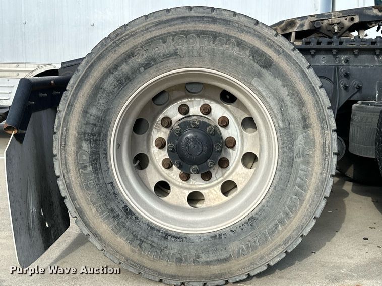 image for item EH3837 2017 International  PROSTAR  semi truck