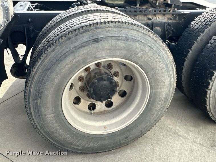 image for item EH3837 2017 International  PROSTAR  semi truck