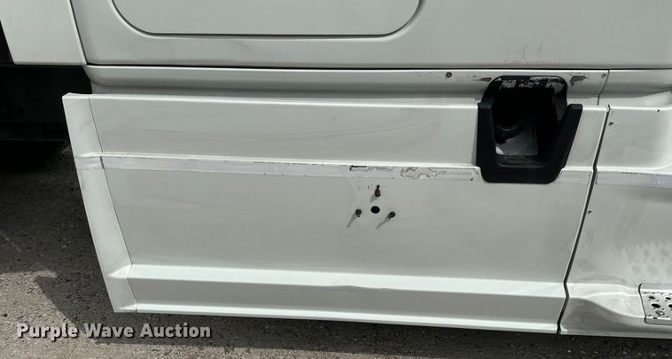 image for item EH3848 2016 Freightliner  Cascadia semi truck