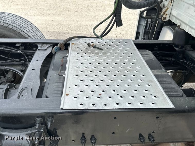 image for item EH3848 2016 Freightliner  Cascadia semi truck