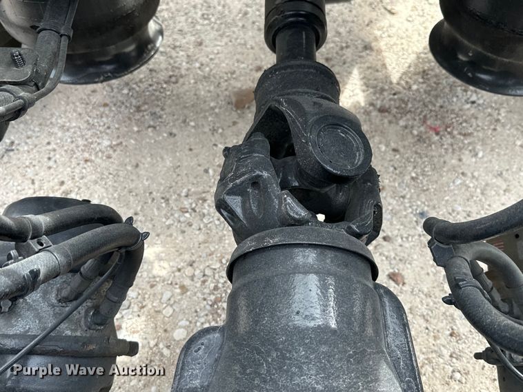 image for item EH3848 2016 Freightliner  Cascadia semi truck