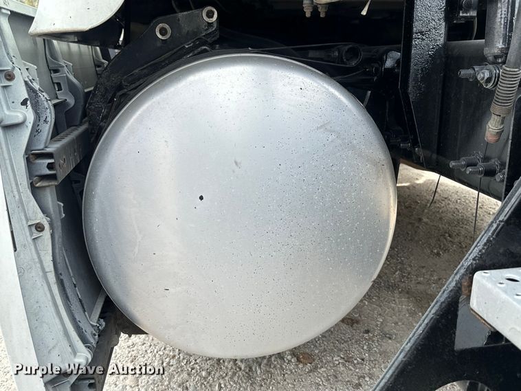 image for item EH3848 2016 Freightliner  Cascadia semi truck