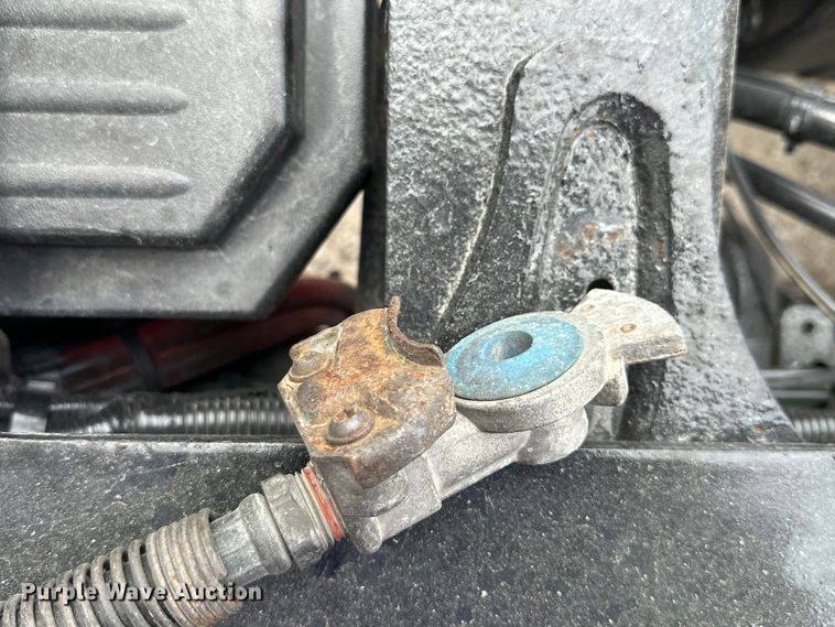 image for item EH3848 2016 Freightliner  Cascadia semi truck