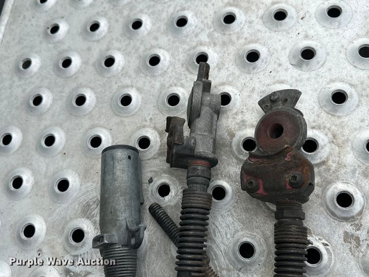 image for item EH3848 2016 Freightliner  Cascadia semi truck