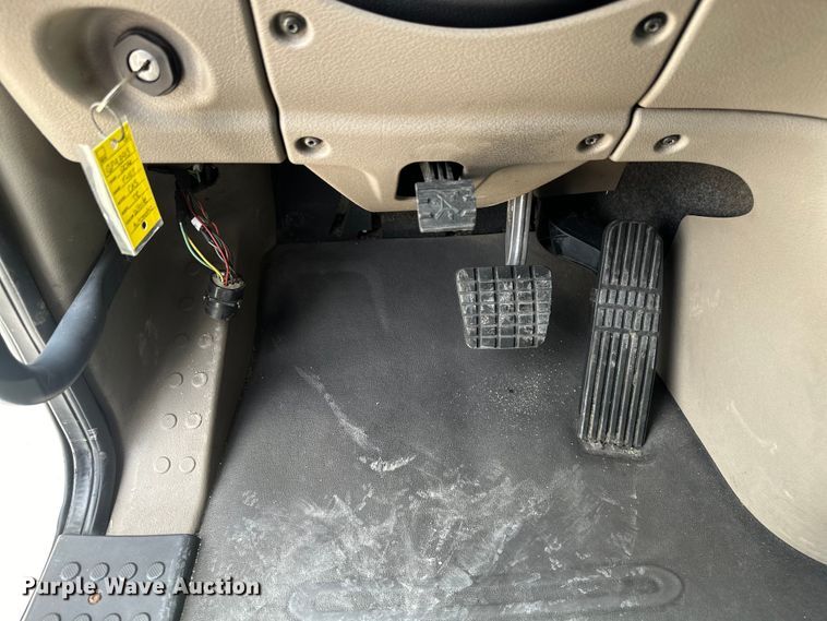 image for item EH3848 2016 Freightliner  Cascadia semi truck