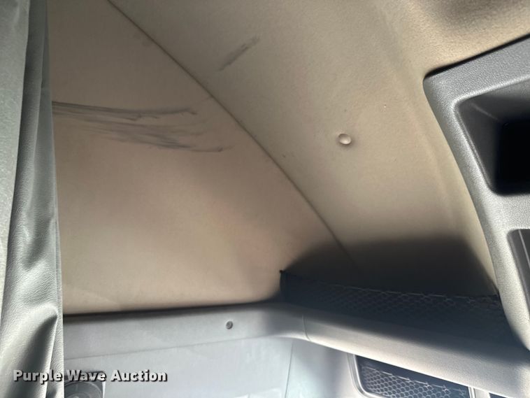 image for item EH3848 2016 Freightliner  Cascadia semi truck