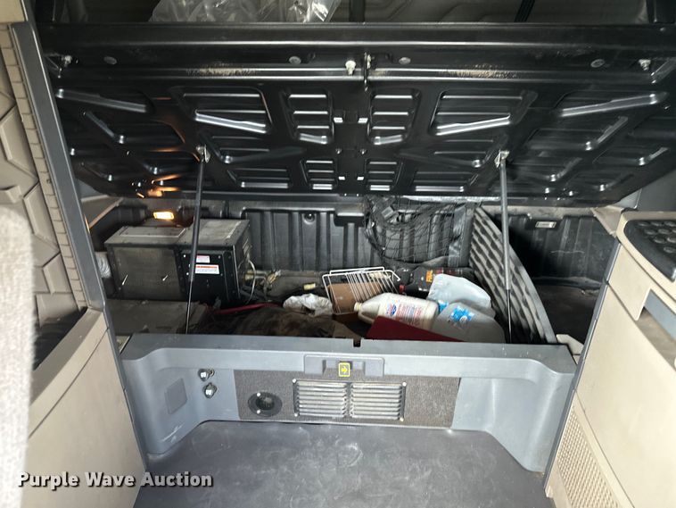 image for item EH3848 2016 Freightliner  Cascadia semi truck