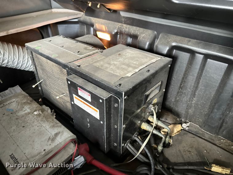 image for item EH3848 2016 Freightliner  Cascadia semi truck