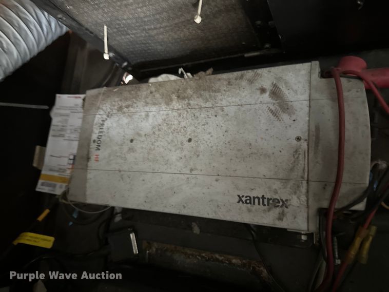 image for item EH3848 2016 Freightliner  Cascadia semi truck