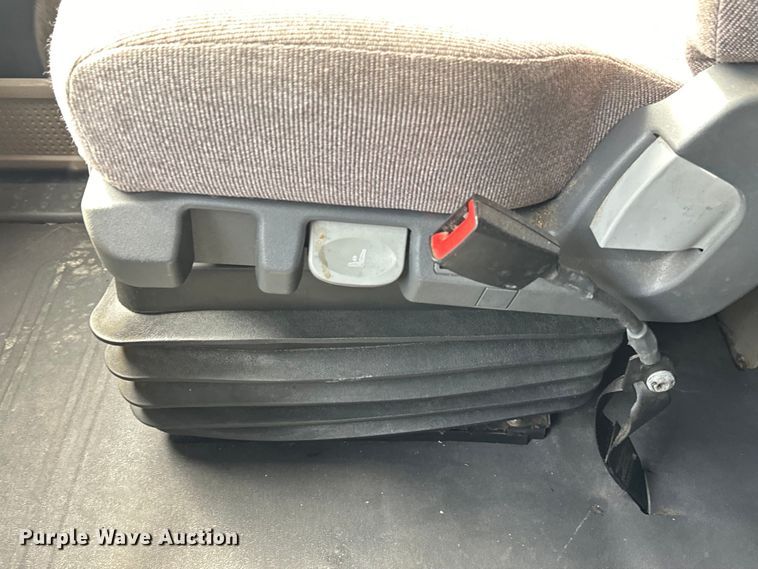 image for item EH3848 2016 Freightliner  Cascadia semi truck