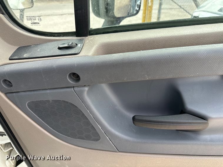 image for item EH3848 2016 Freightliner  Cascadia semi truck