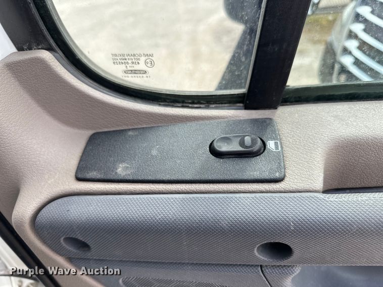 image for item EH3848 2016 Freightliner  Cascadia semi truck