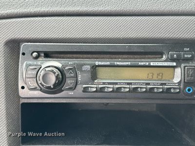 image for item EH3848 2016 Freightliner  Cascadia semi truck