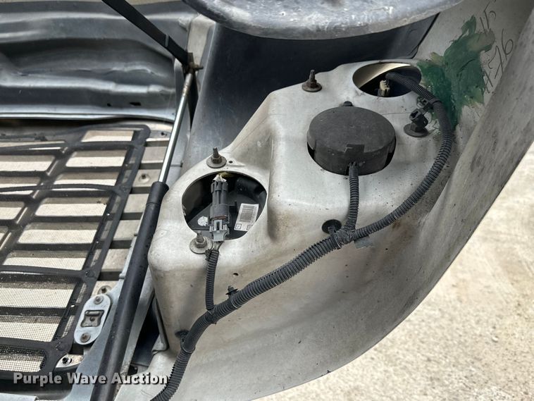 image for item EH3848 2016 Freightliner  Cascadia semi truck