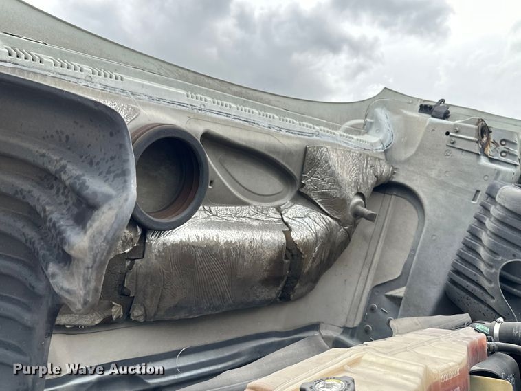 image for item EH3848 2016 Freightliner  Cascadia semi truck