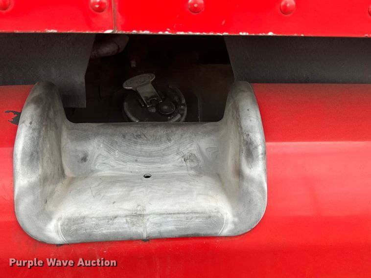 image for item EH3849 2017 Peterbilt  579 semi truck