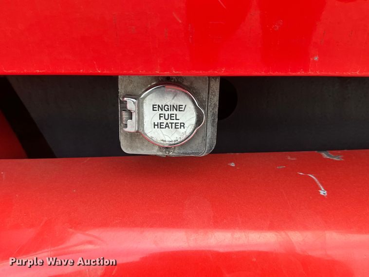 image for item EH3849 2017 Peterbilt  579 semi truck