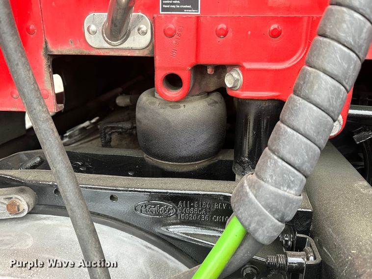 image for item EH3849 2017 Peterbilt  579 semi truck